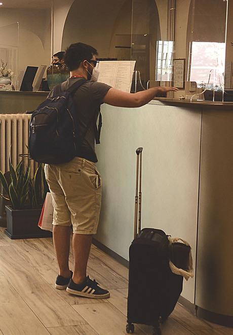 Modena Neanche il Festival Filosofia ha fatto il miracolo: vuote 7 stanze su 10 «Piccolo segnale» 