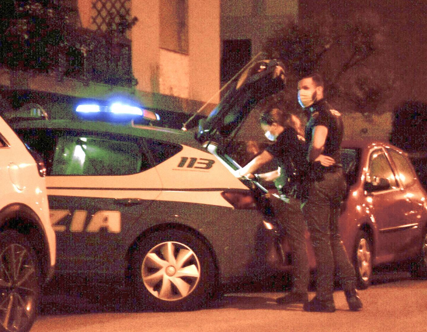 Festa abusiva a Montenero con centinaia di ragazzi, nei guai un livornese di 20 anni 