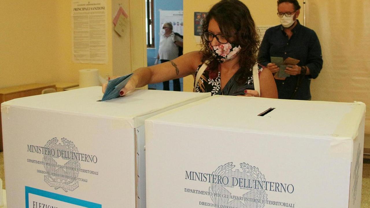 Anche la Versilia dice sì al taglio dei parlamentari