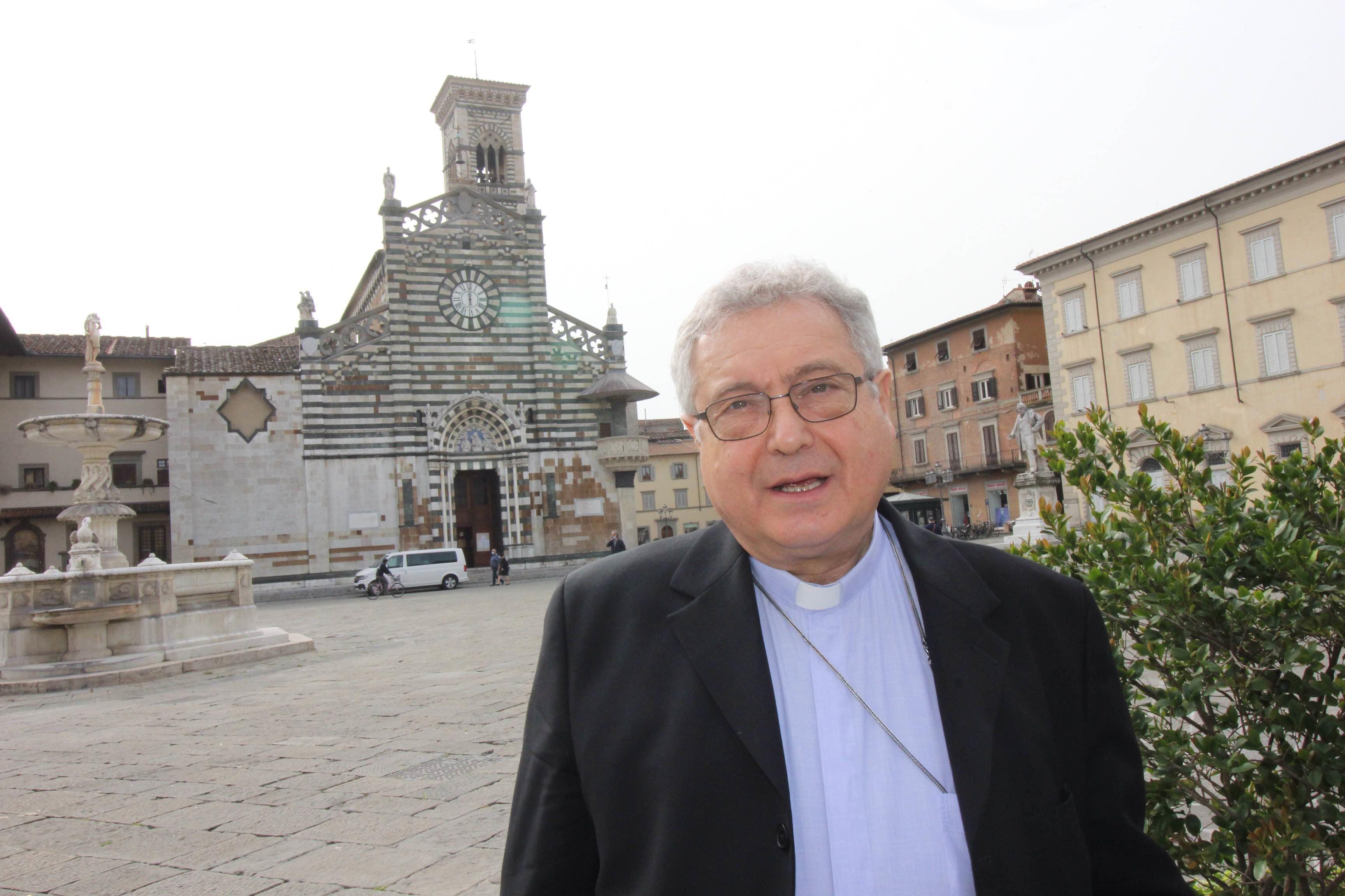 Il vescovo di Prato Giovanni Nerbini (foto Batavia)