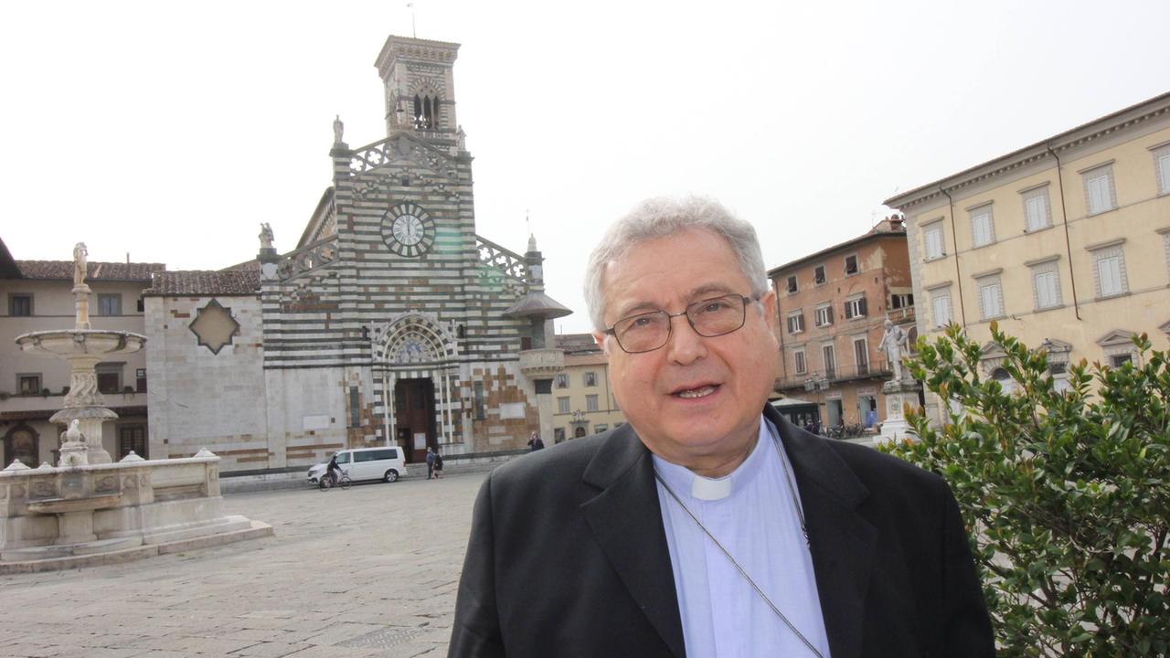Il vescovo di Prato Giovanni Nerbini (foto Batavia)