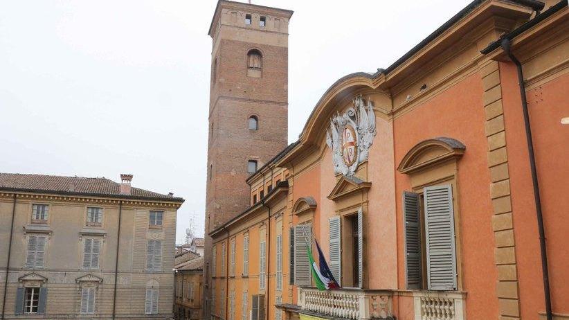 Il Comune affida a uno dei 26 indagati un incarico di difesa davanti al Tar