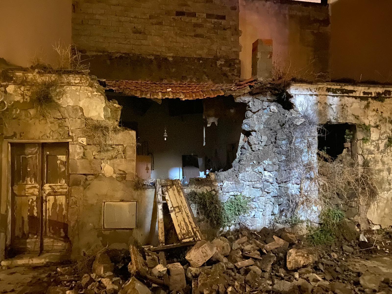 Tempesta di fulmini e tromba d'aria: paura a Castelsardo