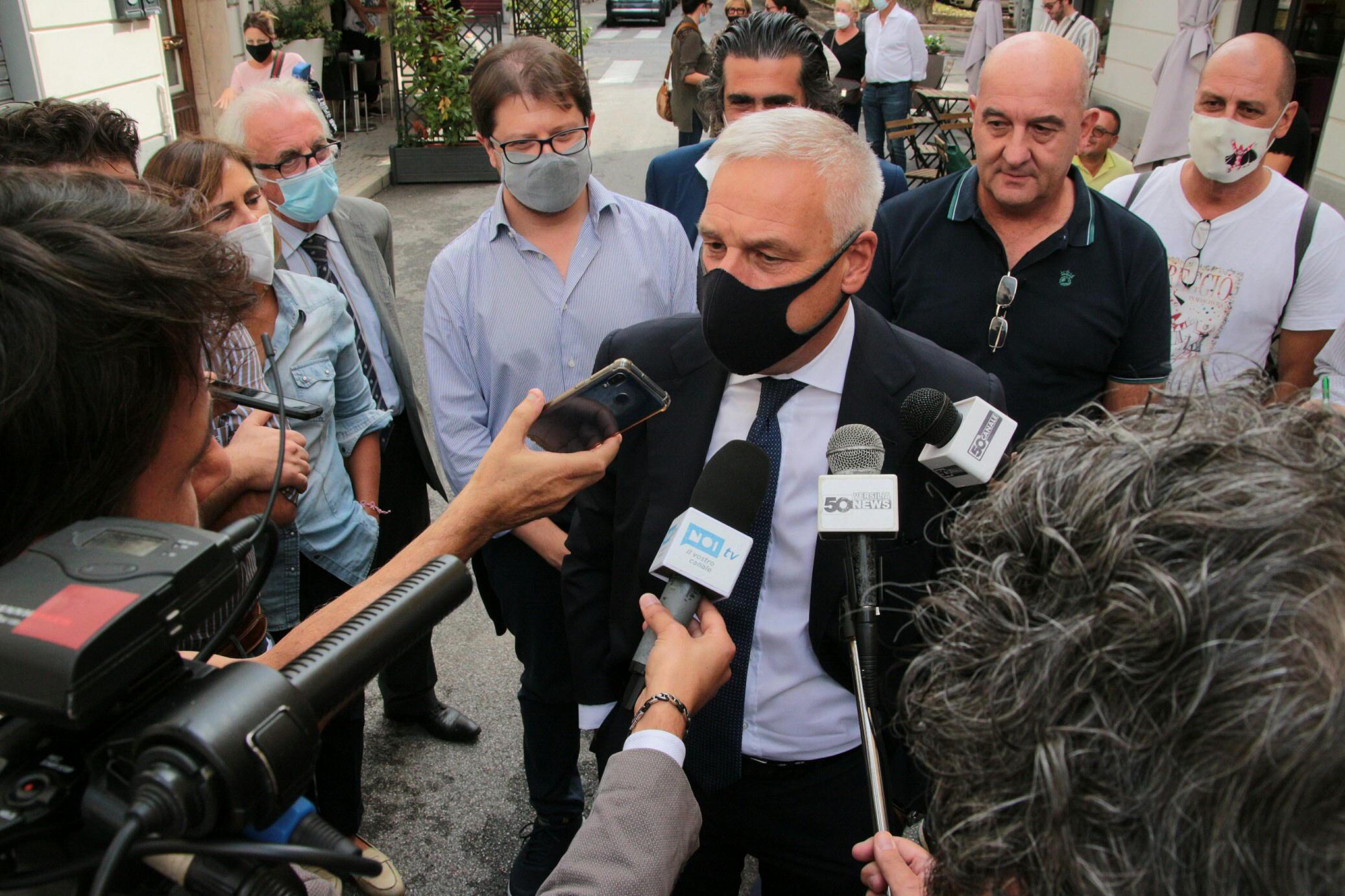 Giorgio Del Ghingaro intervistato dalle tv
