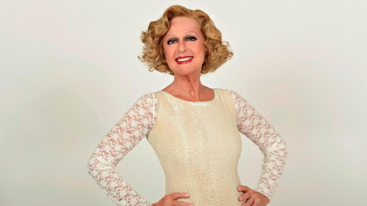 «Sono rinata a settant’anni grazie alla mia vecchia Tv» Loretta Goggi, classe e stile