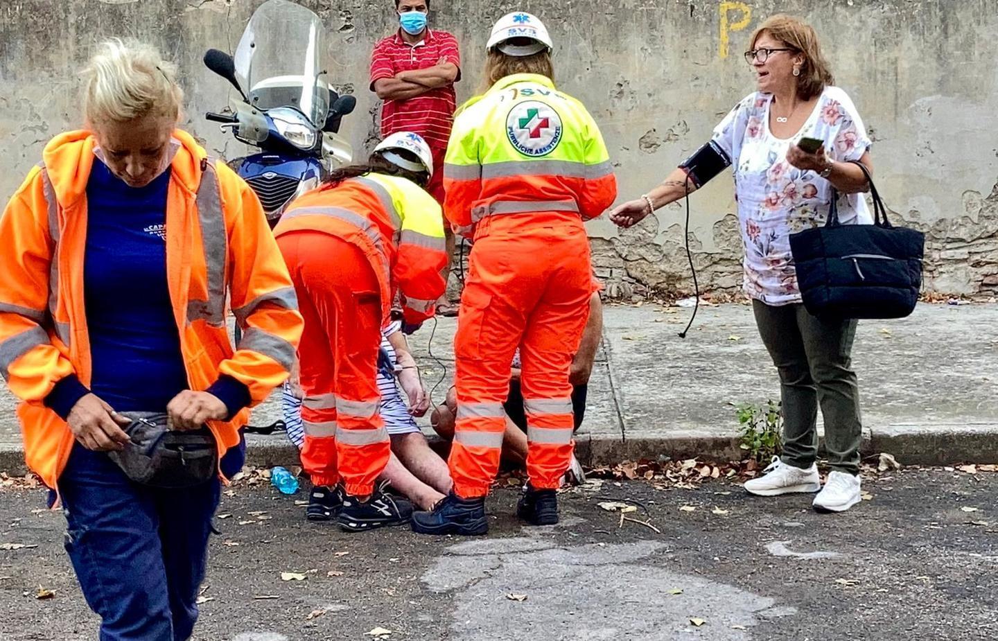 Mobile va a fuoco: quattro intossicati nelle case popolari 