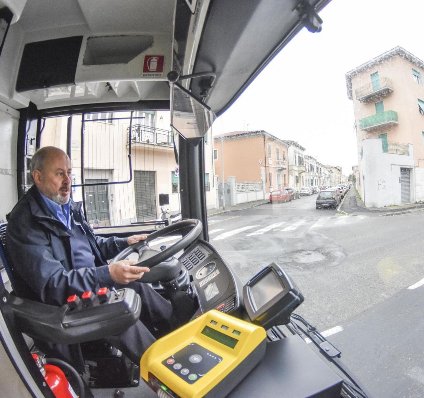 Mobilità, indagine online su pregi e difetti di bus e auto 