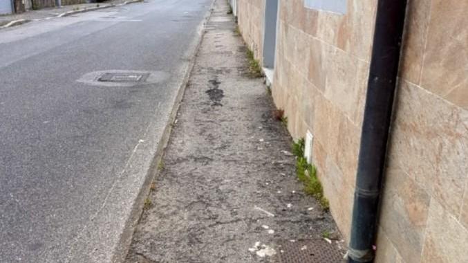In via di Salviano marciapiedi più sicuri lavori contro le buche