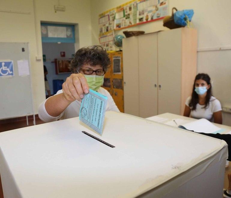 Reggio dice “Sì” alla riduzione dei parlamentari con il 71,99% 