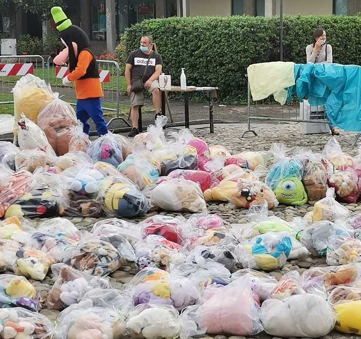Grazie ai tanti pupazzi donati raccolti 3.500 euro per il Mire 
