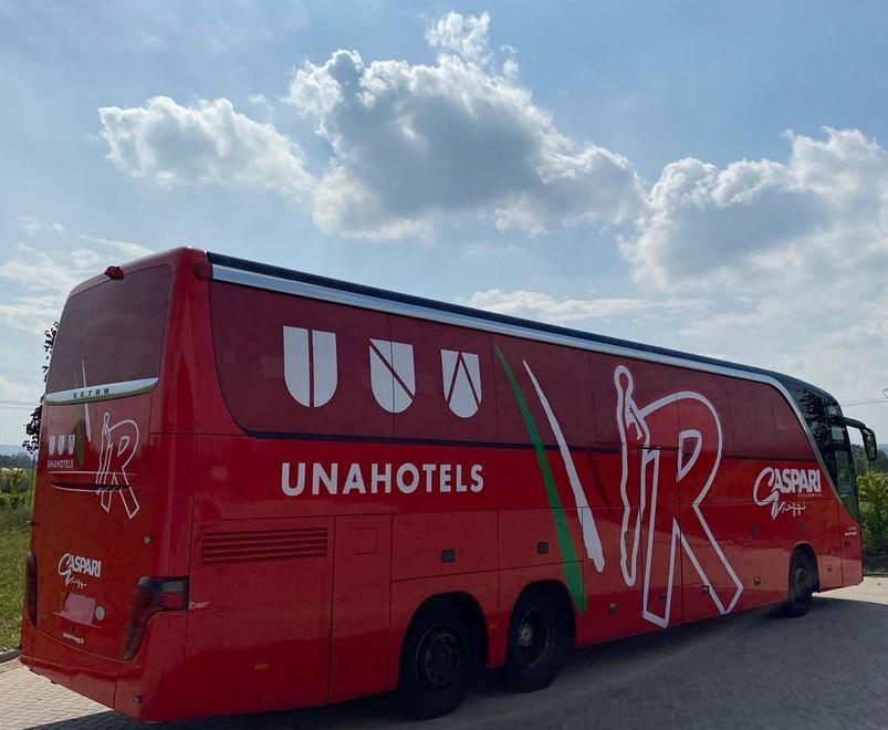 Nuovo look per il pullman del team