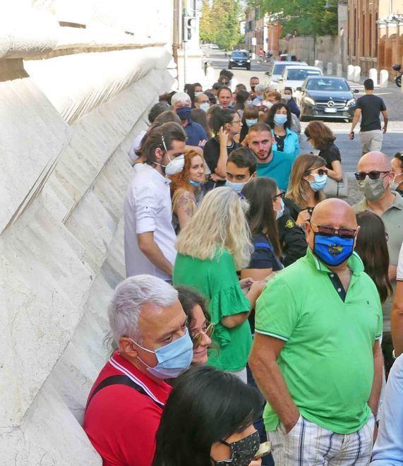 Prenotazioni per la “no stop” su Banksy 