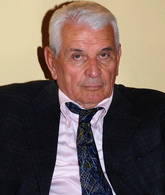 Addio al noto imprenditore «Grazie a tutti i sanitari»