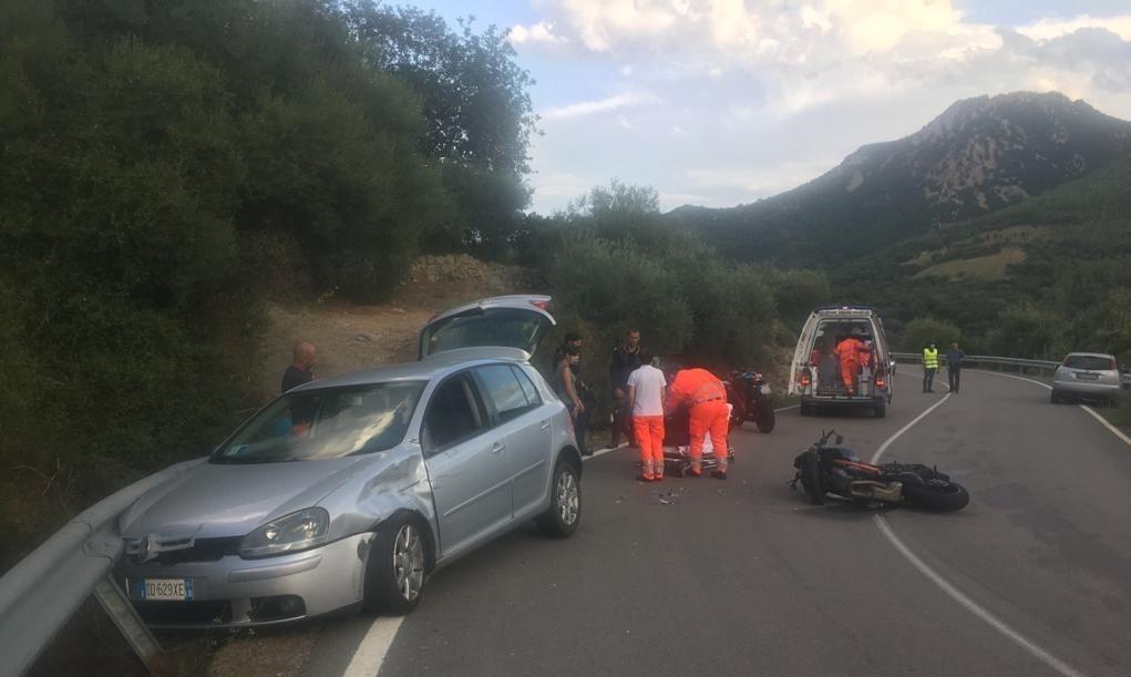 Moto contro auto, ferito un centauro 