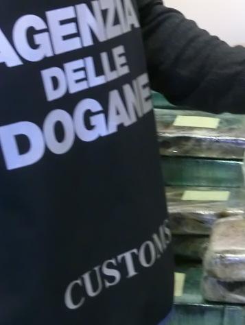 Merci contraffatte, siglata un’intesa 
