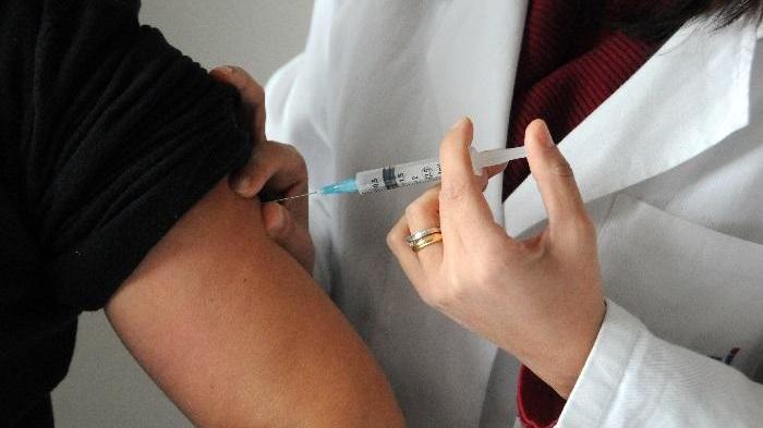 In Sardegna niente anticipazione della campagna antinfluenzale: vaccini solo a fine ottobre