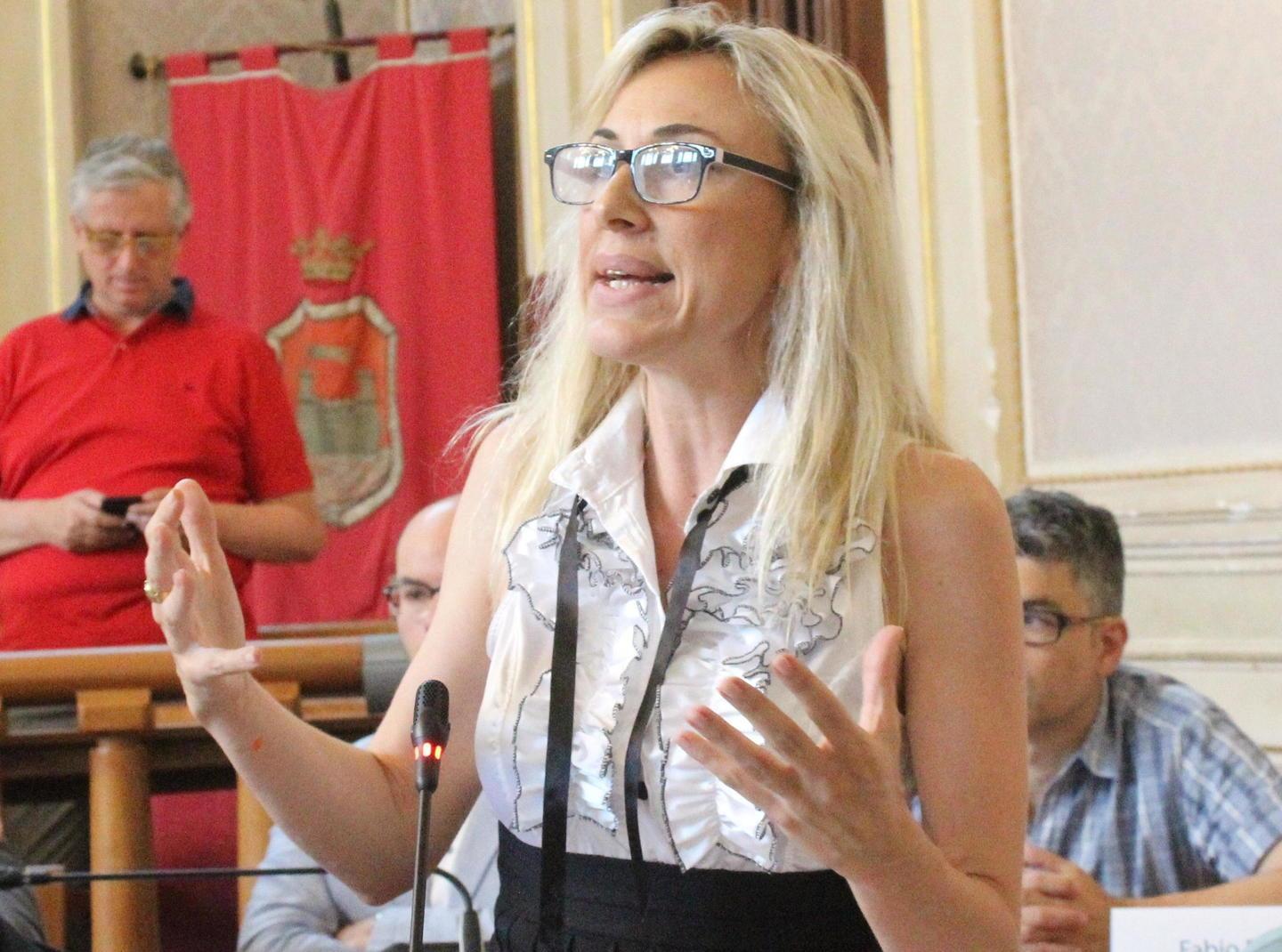 "Miss Preferenza" beffata, Vaccaro fuori dal consiglio regionale per 37 voti: «Un pugno nello stomaco» 
