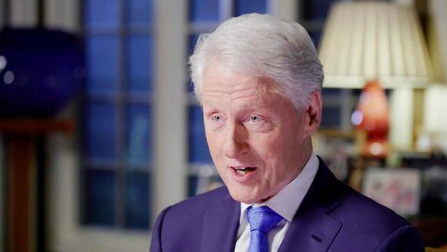 Epstein: Bill Clinton a cena riservata con Ghislaine Maxwell