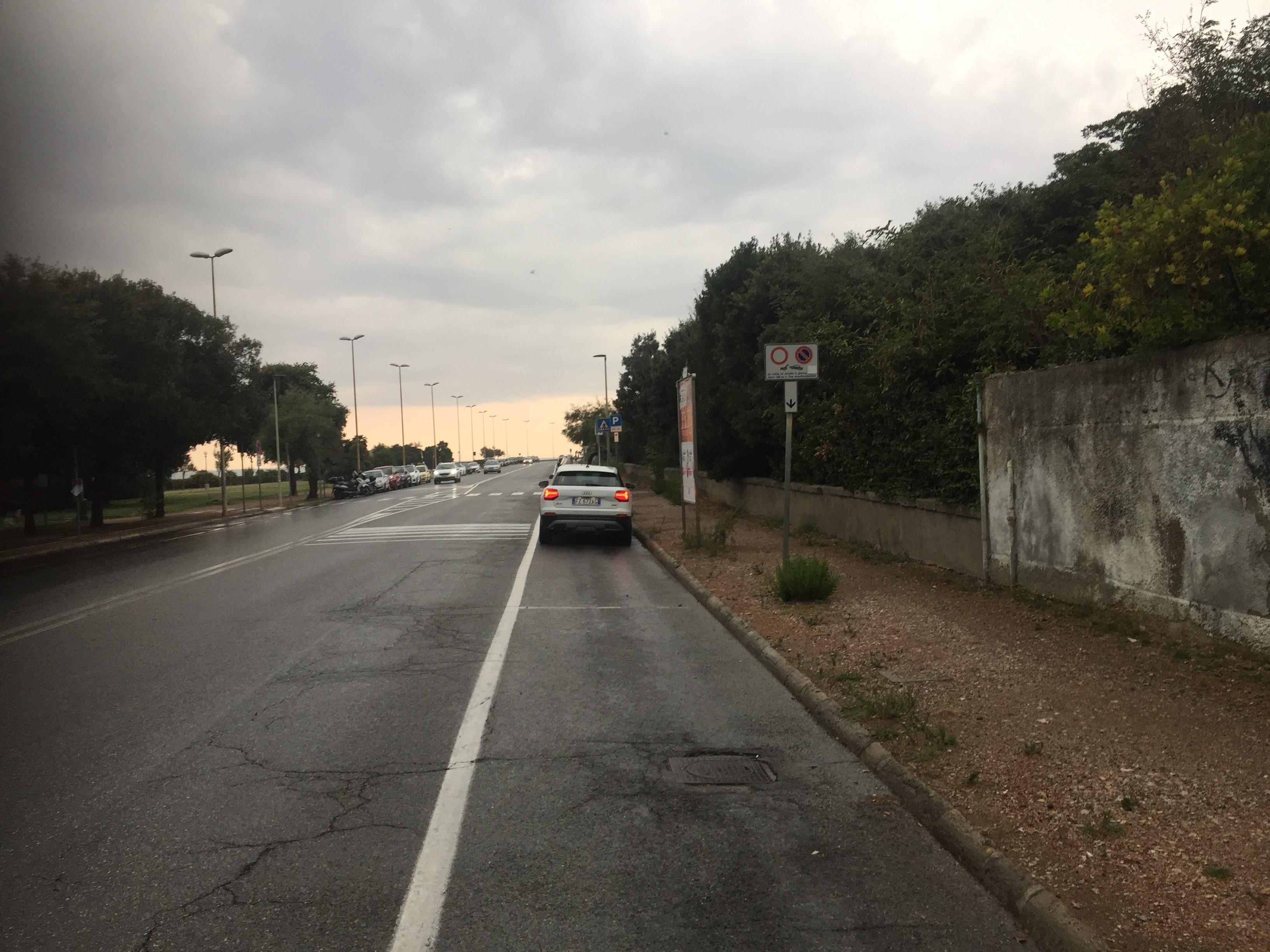 Il luogo dell'incidente lungo viale Italia