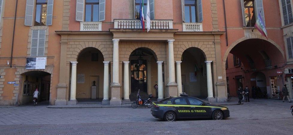 Inchiesta sui dirigenti, il M5s alla Camera «Il Governo sciolga il Comune di Reggio» 