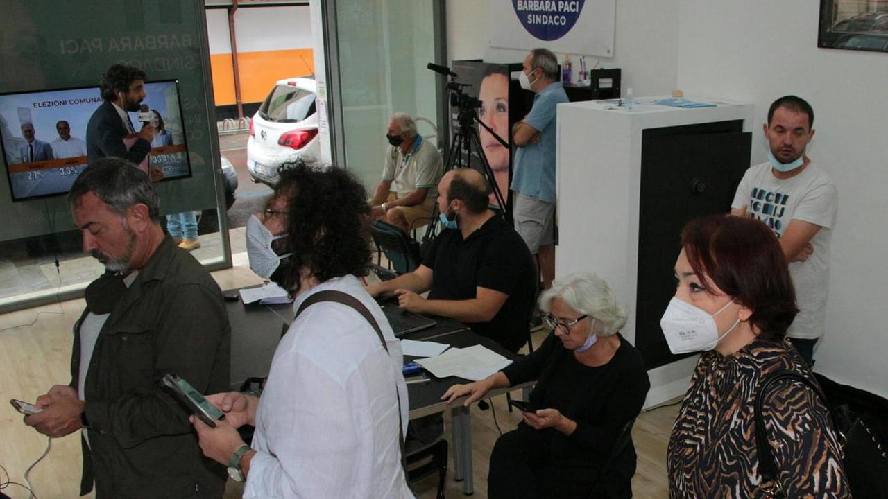 Dai seggi rimbalzano le notizie dei riconteggi chiesti dai delegati di lista