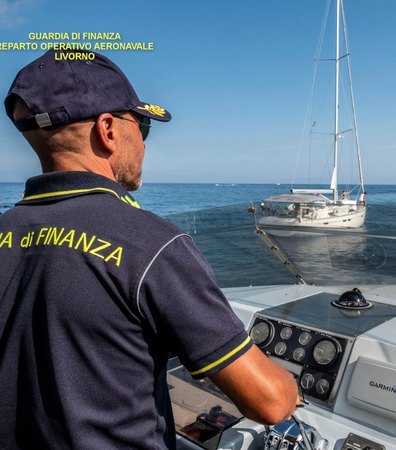 Barca a vela batte bandiera fittizia per aggirare le leggi e le tasse 
