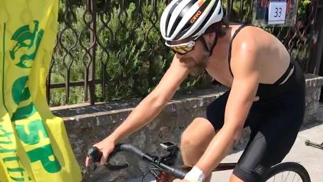 Benini ha fatto l’impresa Everesting, 65 scalate