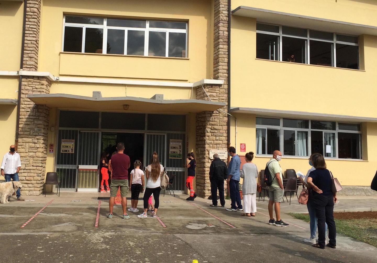 Cecina si (ri)scopre di centrodestra «Premio al lavoro fatto negli anni» 