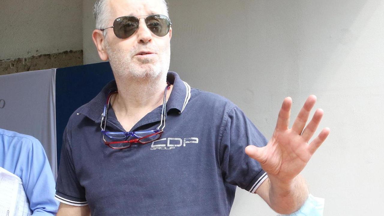Ricciarelli attende il verdetto al lavoro nella sua officina