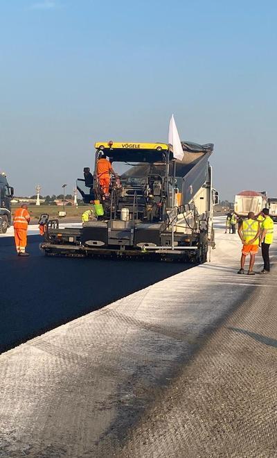 Aeroporto Marconi con piste ferraresi Il nuovo asfalto è dalla Sintexcal 