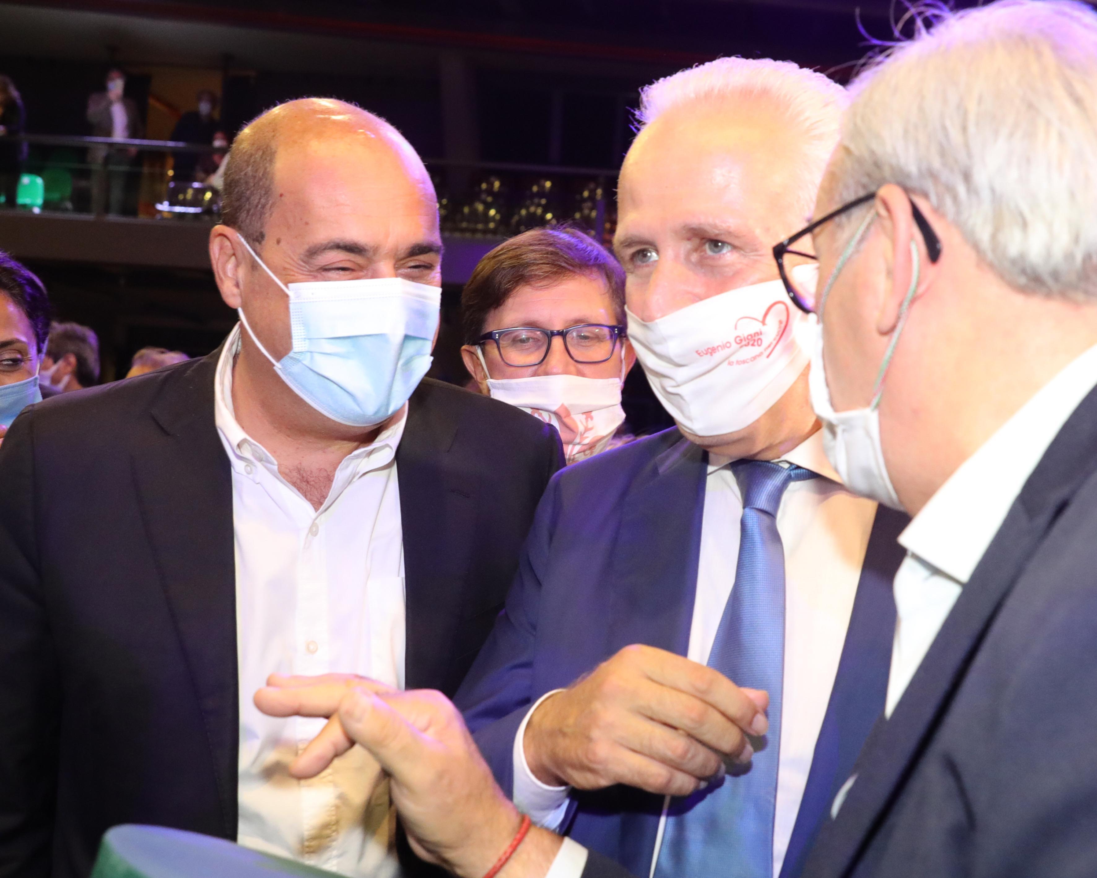 Giani festeggia con Zinga e Renzi: «Un assessorato anche alla Sinistra» 