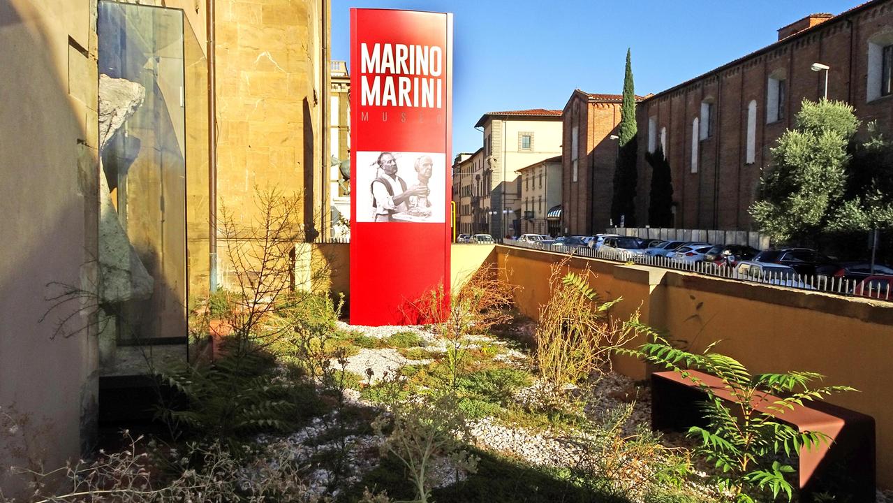 L'ingresso del museo di Pistoia, chiuso da mesi