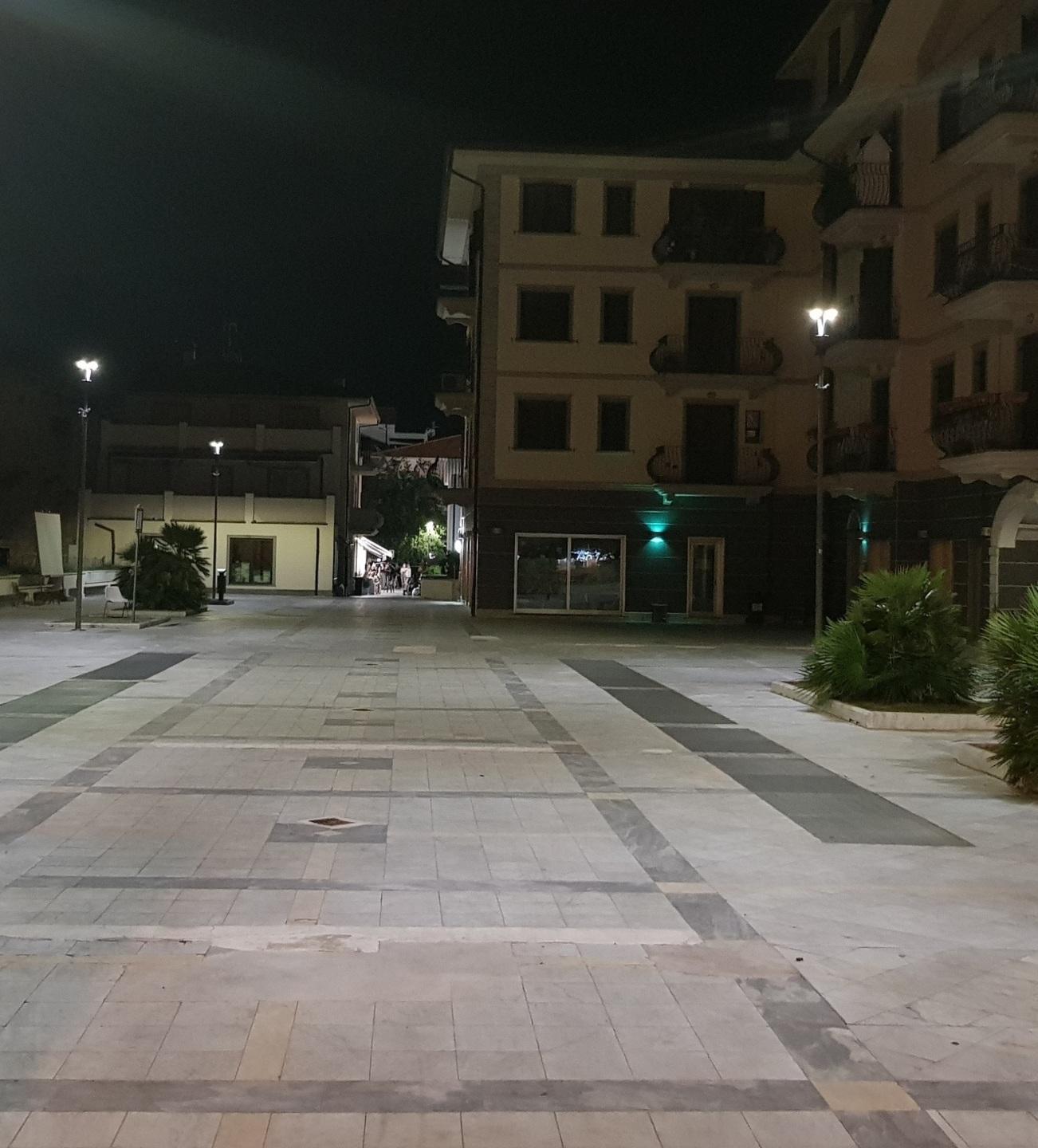 Giro di vite  a Querceta contro i ragazzini che danneggiano le piazze 