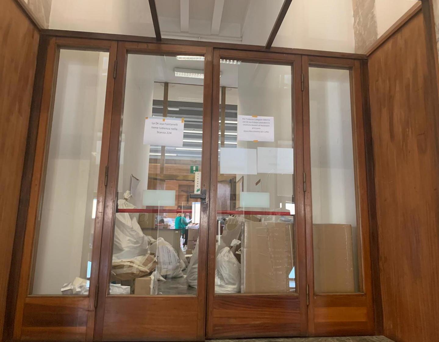 I sacchi con le schede in Tribunale