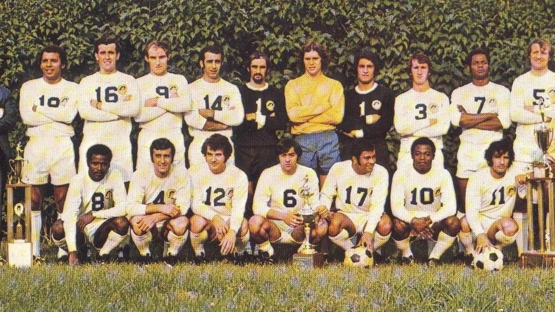 La formazione del Rochester Lancers: Adolfo Gori è in prima fila con la maglia numero 4