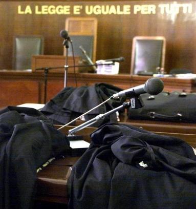 Minaccia di far saltare in aria la casa comprata all’asta 