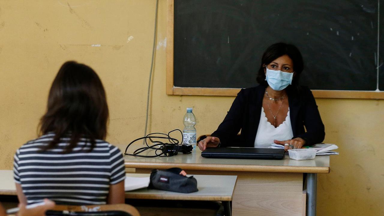 Se l’alunno è positivo la classe va in quarantena