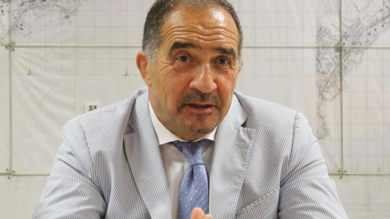 Reagisce ai poliziotti durante un controllo: denunciato ed espulso