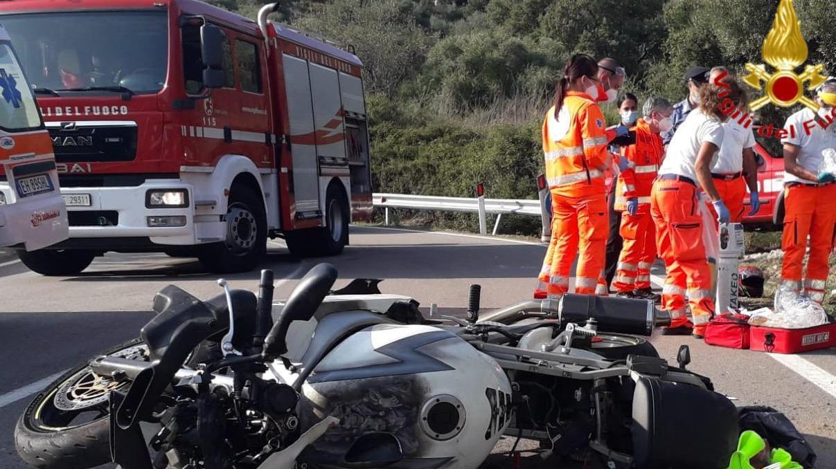 Motociclista tedesco esce di strada e muore 