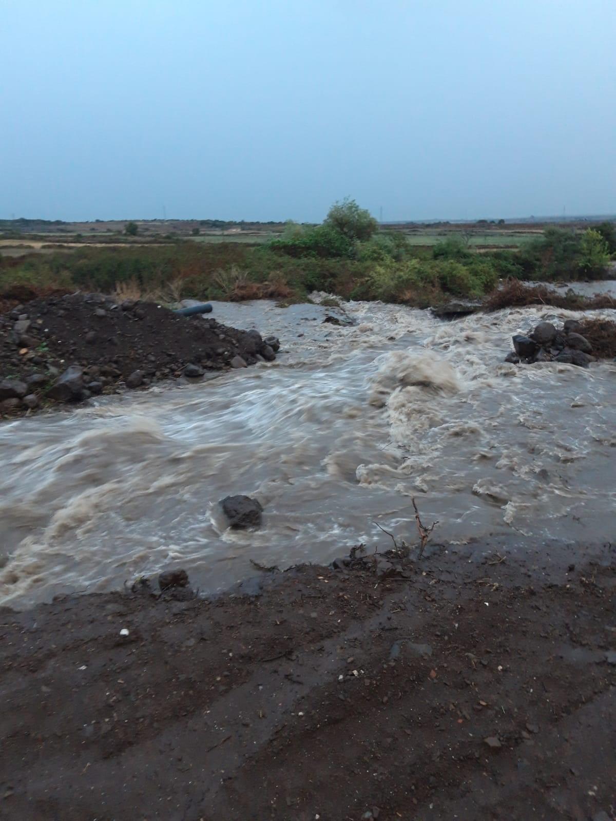 Maltempo, bomba d'acqua a Macomer: il sindaco chiude i sottopassi