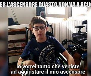 Ascensore ancora ko e Maurizio registra un appello con le Iene 