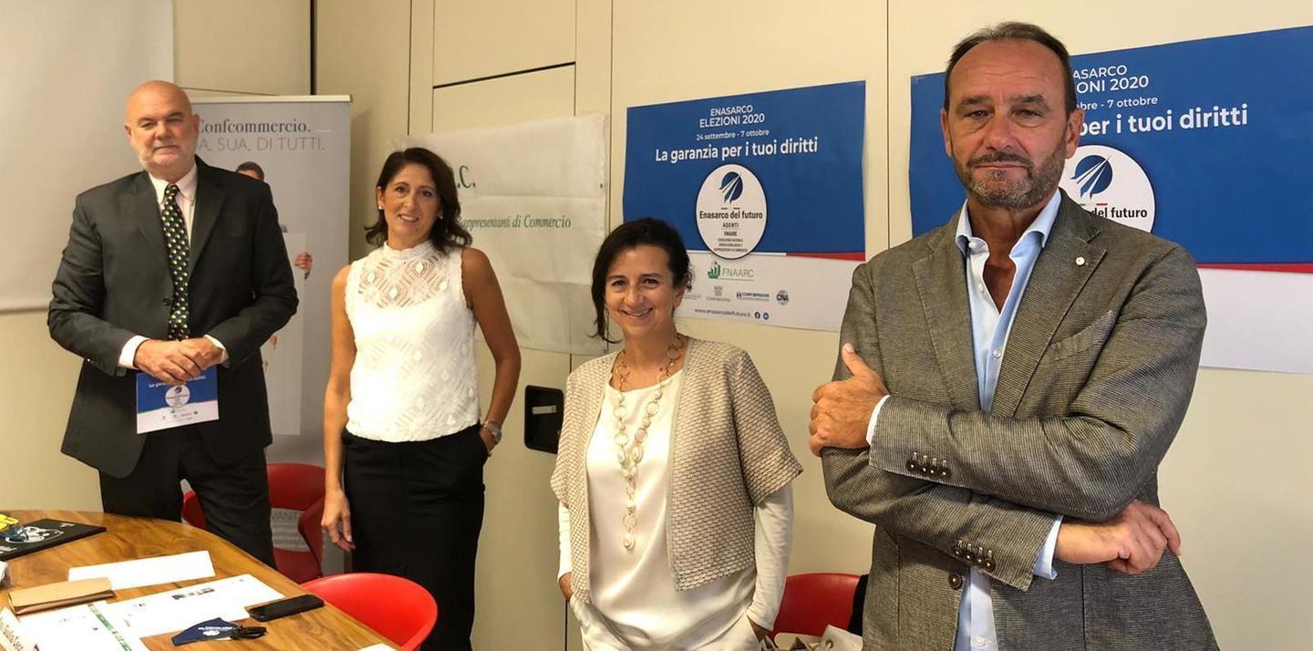 Agenti finanziari di commercio e consulenti al voto