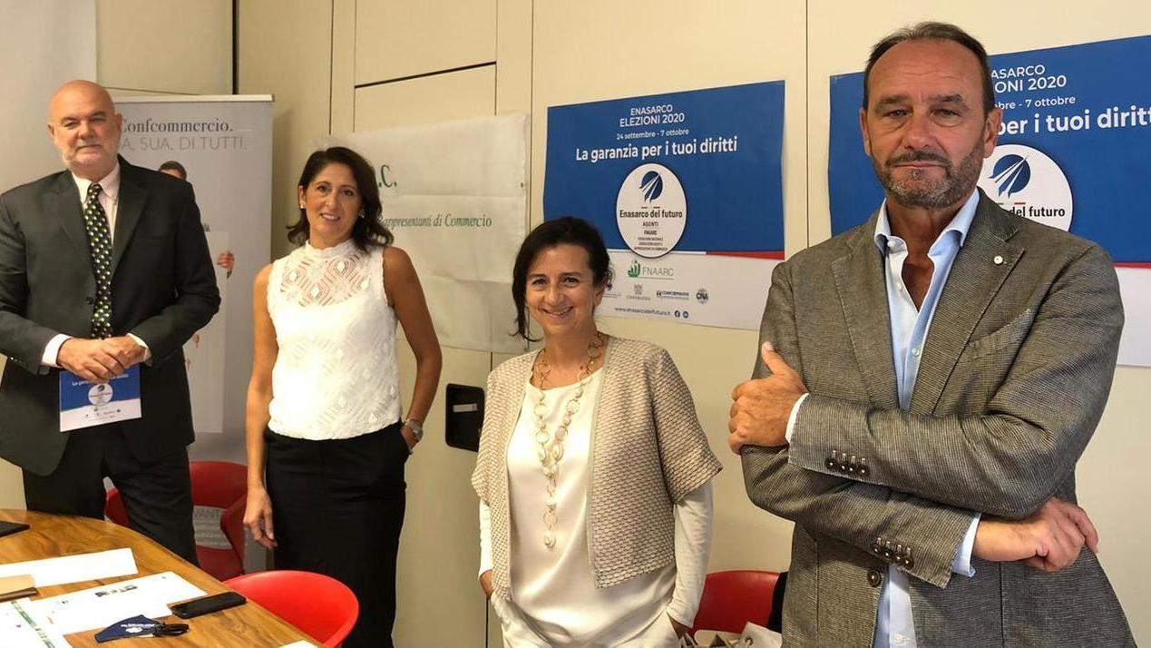 Agenti finanziari di commercio e consulenti al voto