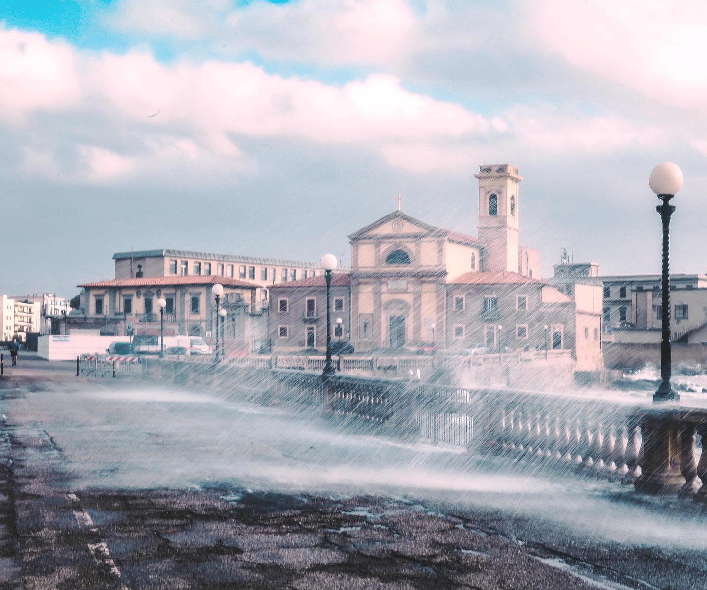 Allerta meteo: chiusi scuole, cimiteri e parchi 