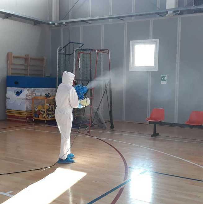 Due palestre sanificate Pianesani: «Ora i giovani tornino a fare sport»