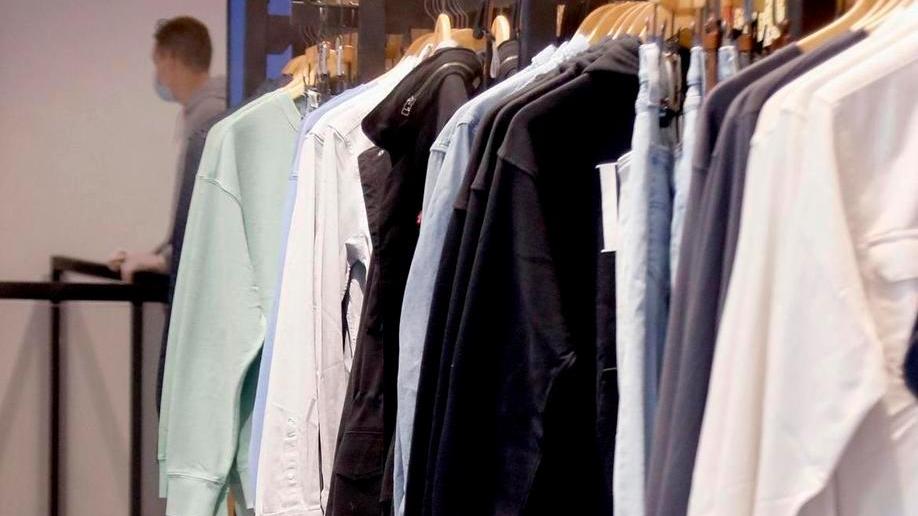 Ferì la commessa: condannato a 2 anni
