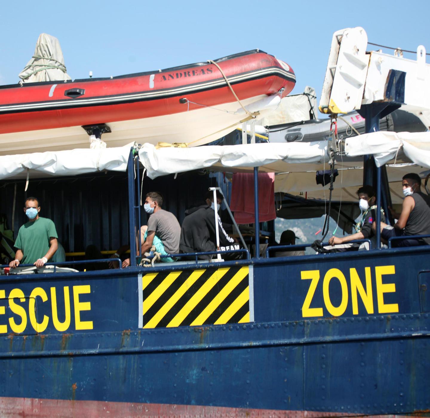 La Alan Kurdi oggi a Olbia solo 25 resteranno in Italia 