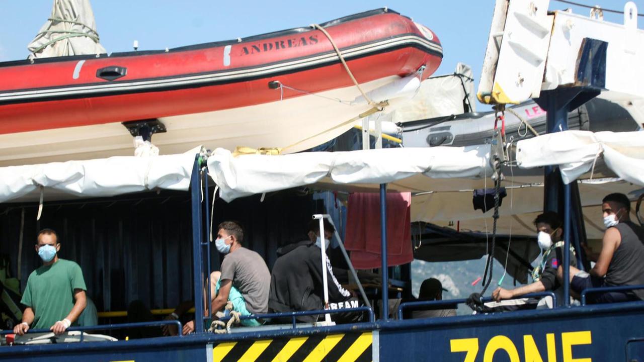 La Alan Kurdi oggi a Olbia solo 25 resteranno in Italia