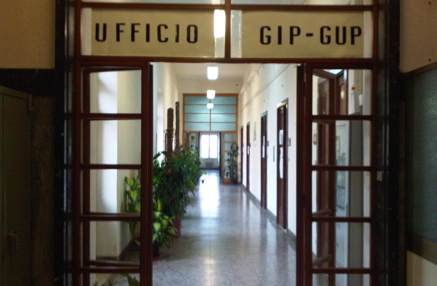 Droga ceduta ai ragazzini la Procura chiede 10 anni