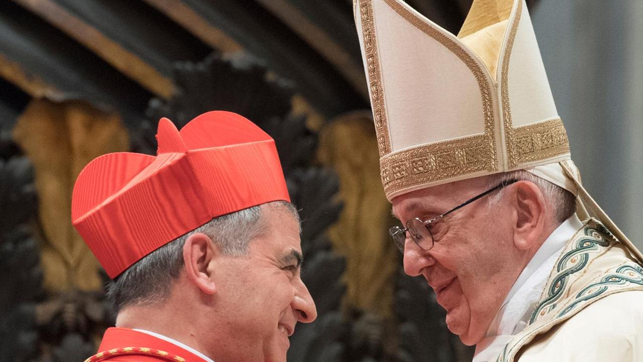 Becciu choc: rinuncia al cardinalato e cause santi 